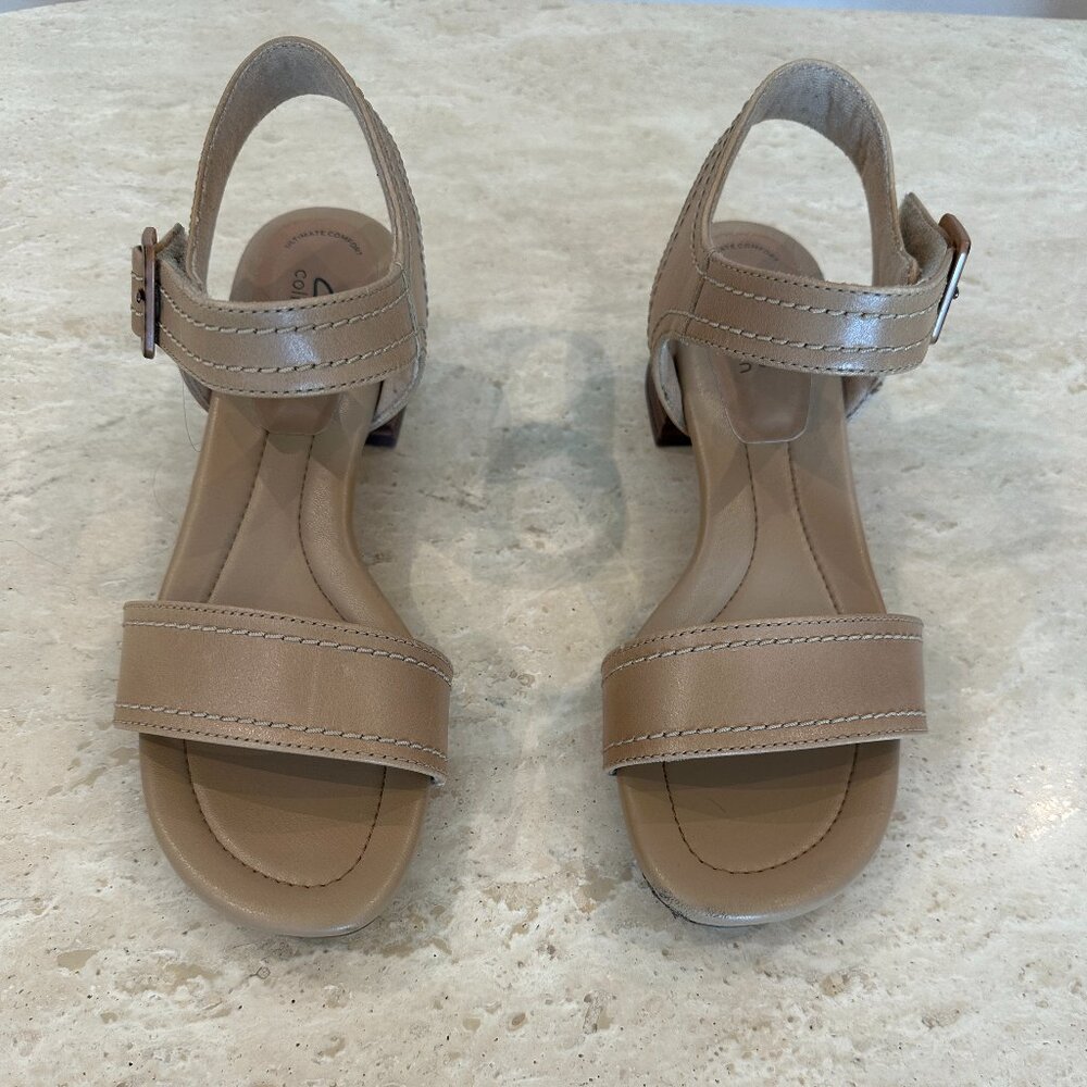 Clarks Women's Desirae Coast Heeled Sandal Sz 7.5